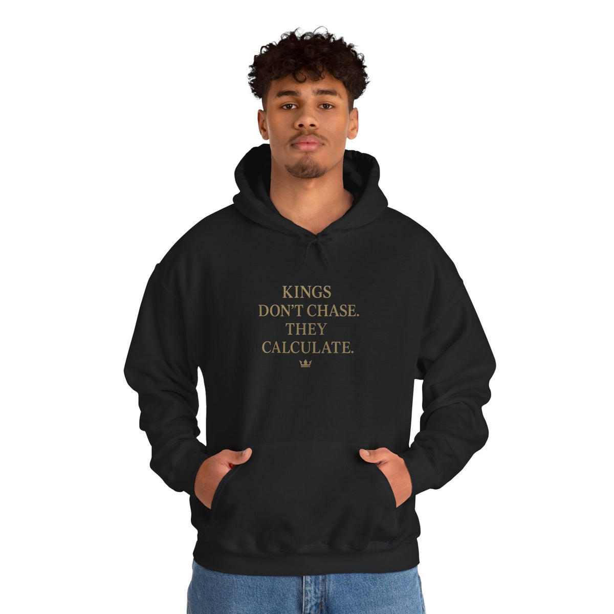 Motivational Hoodie - Kings Don't Chase They Calculate, Cozy Unisex Hooded Sweatshirt for Everyday Wear, Gift for Him/Her, Relaxed [...]